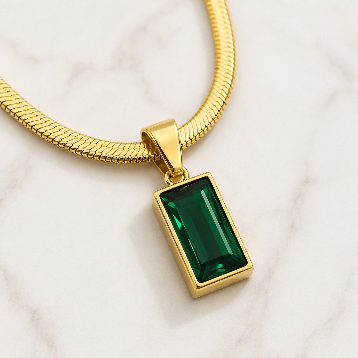 Emerald Luxe Gold Pendant Necklace