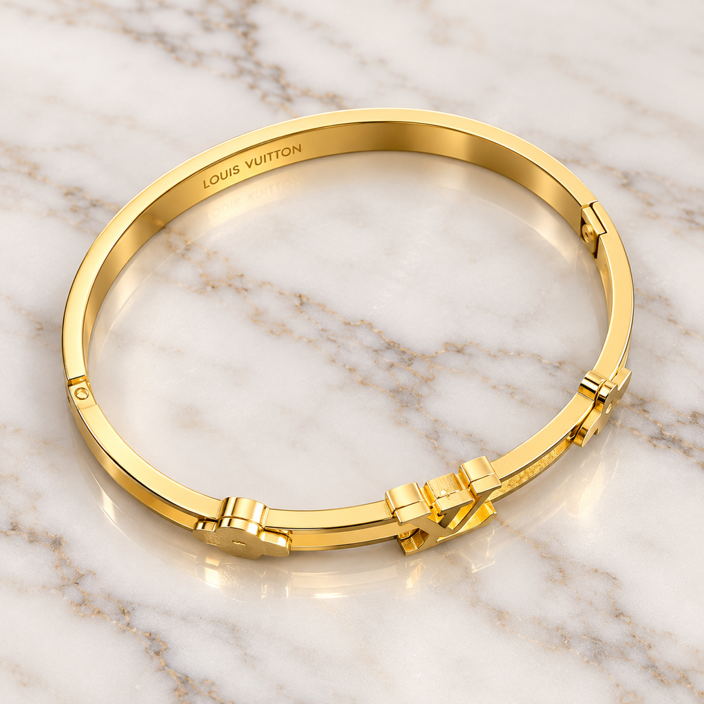 Gold-Tone LV-Inspired Clover Bangle Bracelet – Elegant Statement Jewelry