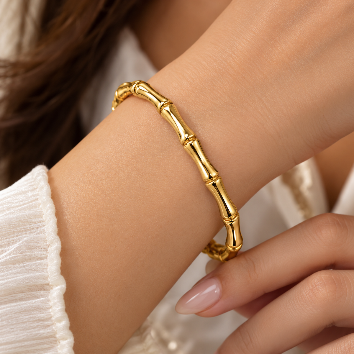 Gold-Tone Bamboo Link Bangle – Elegant Minimalist Bracelet