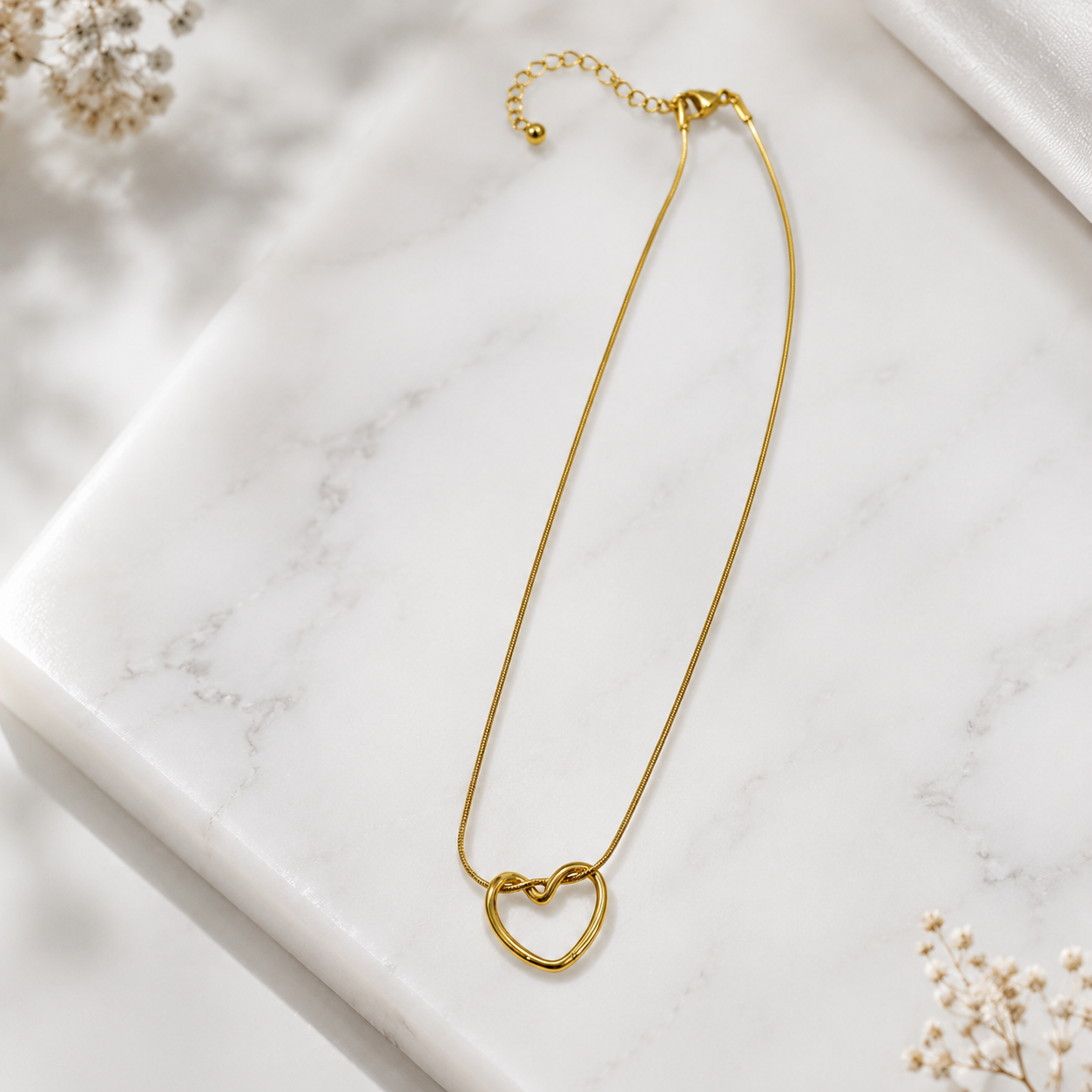Gold Heart Chain Necklace – Minimalist Stainless Steel Gold-Plated Heart Pendant Necklace for Women