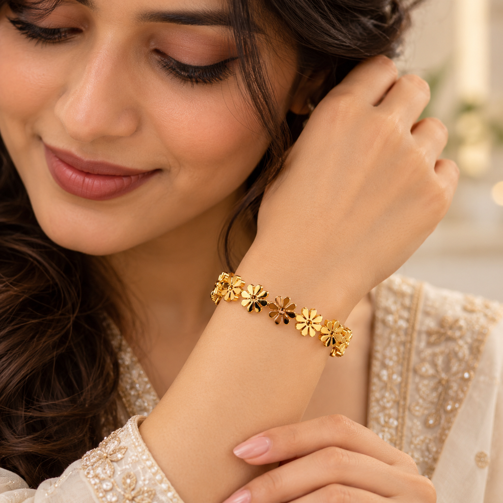 Gold Floral Flower Link Bracelet – Elegant Statement Jewelry
